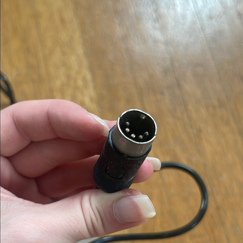 Vintage Desktop Microphone with Stand - Picture 12 of 16